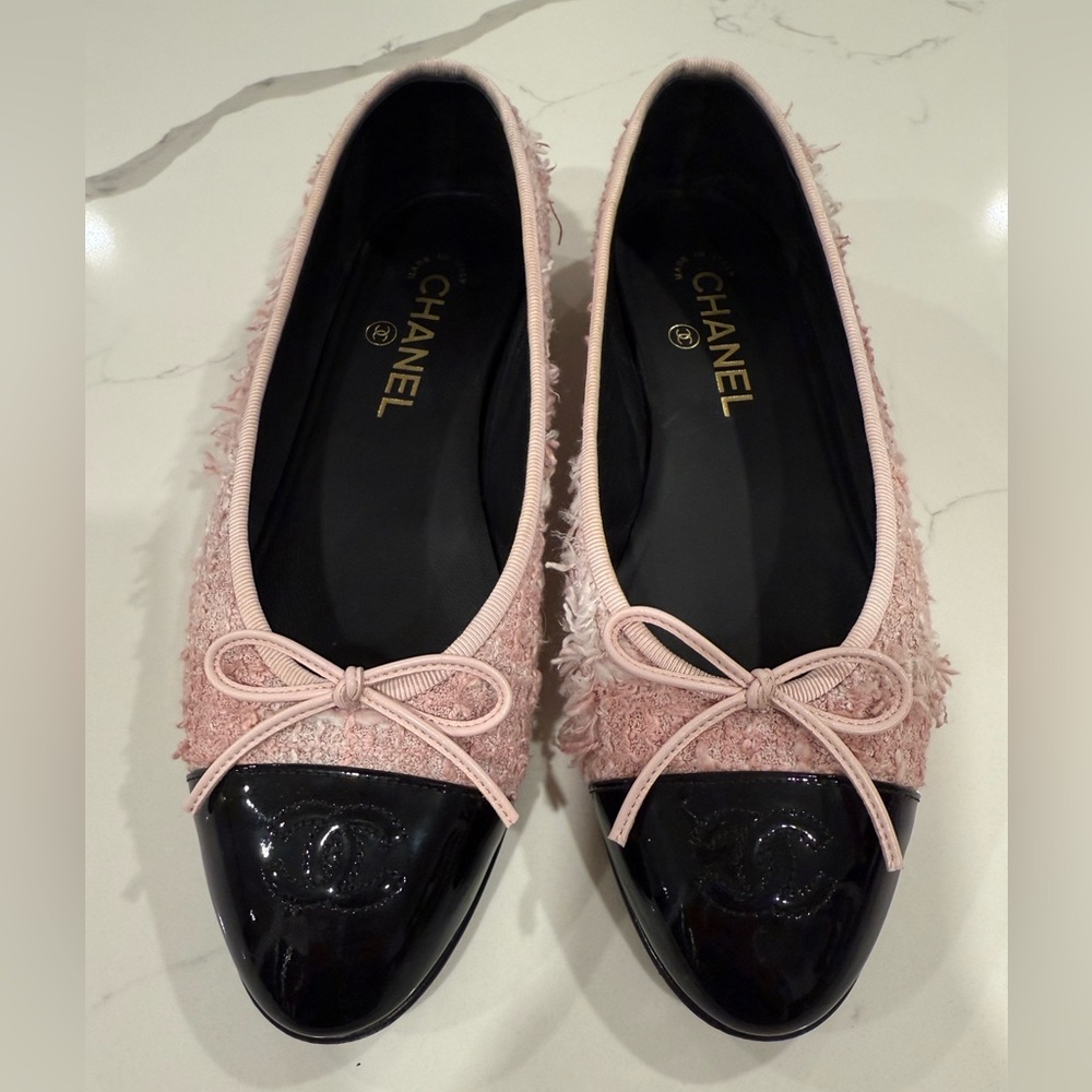 CHANEL Pink Tweed Ballet Flats, 38